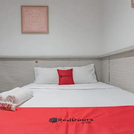 Reddoorz At Arwiga Hotel Near Rs Hasan Sadikin Bandung Eksteriør billede