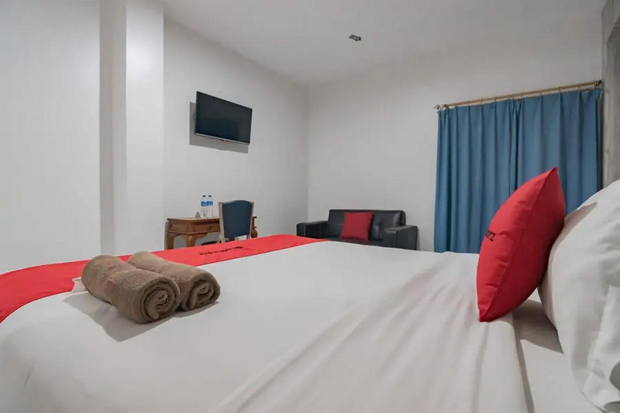 Reddoorz At Arwiga Hotel Near Rs Hasan Sadikin Bandung Eksteriør billede