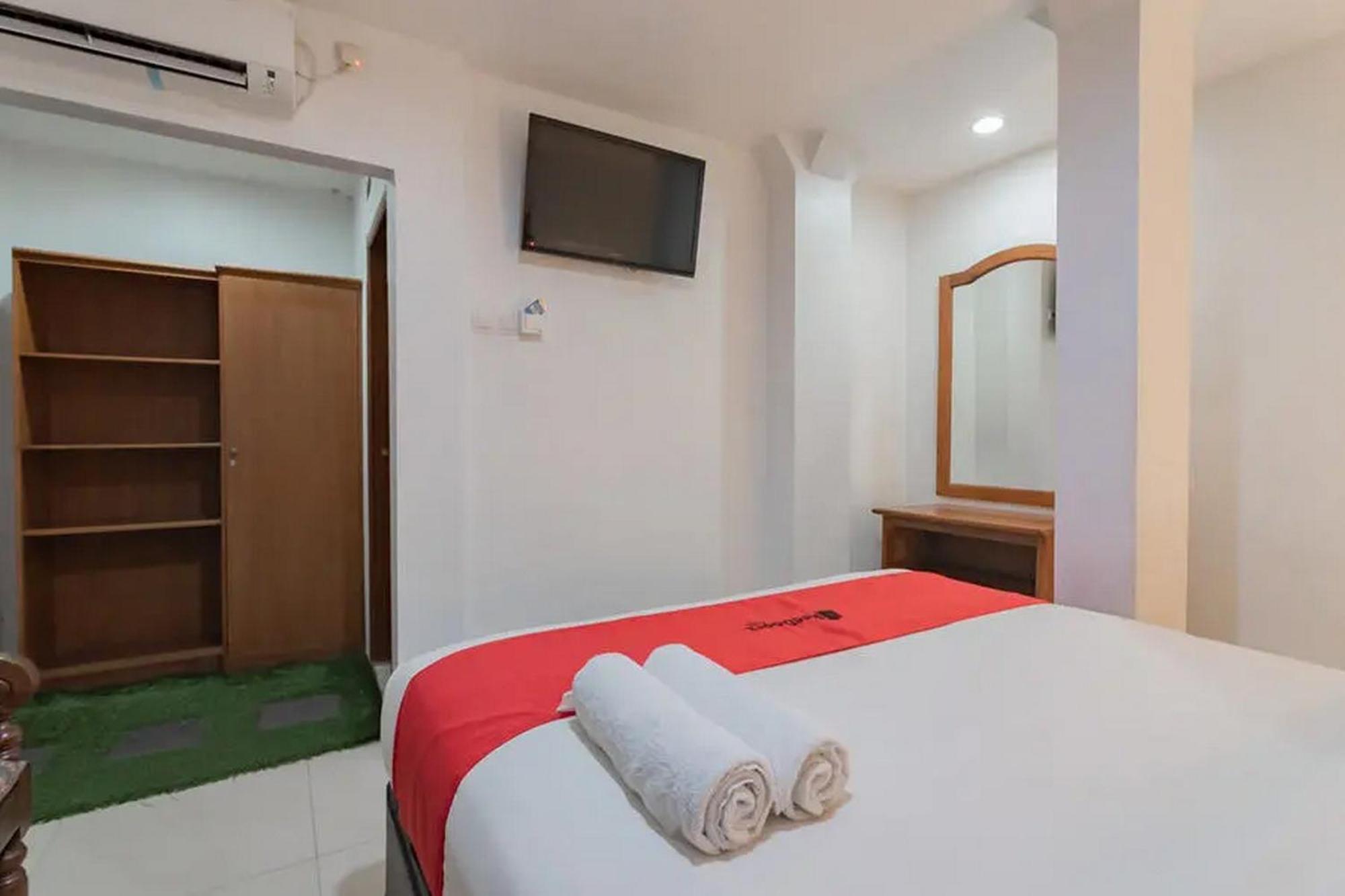 Reddoorz At Arwiga Hotel Near Rs Hasan Sadikin Bandung Eksteriør billede