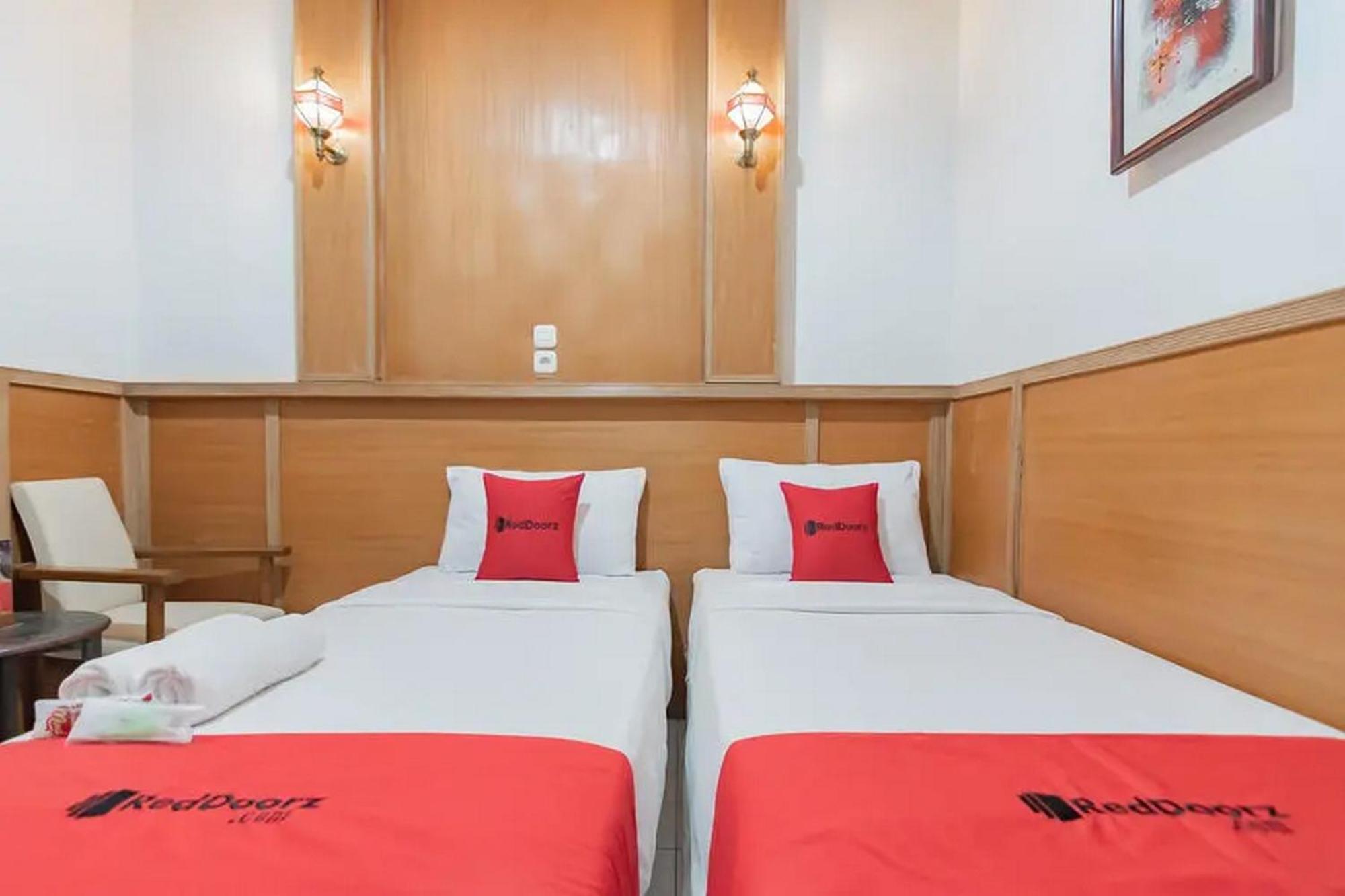 Reddoorz At Arwiga Hotel Near Rs Hasan Sadikin Bandung Eksteriør billede